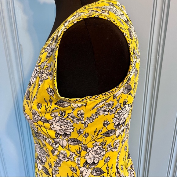 Max Studio Sleeveless Dress Full Skirt Yellow with Black & White Floral Pattern - Picture 10 of 11